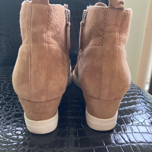 Linea Paolo tan suede booties 7 1/2 W - Picture 7 of 16